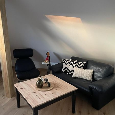 Moderne Ferienwohnung In Gelsenkirchen-Schalke Fuer 1 Bis 7 Personen Mit Terrasse, Ideal Fuer Gruppen & Stadionbesuche Εξωτερικό φωτογραφία