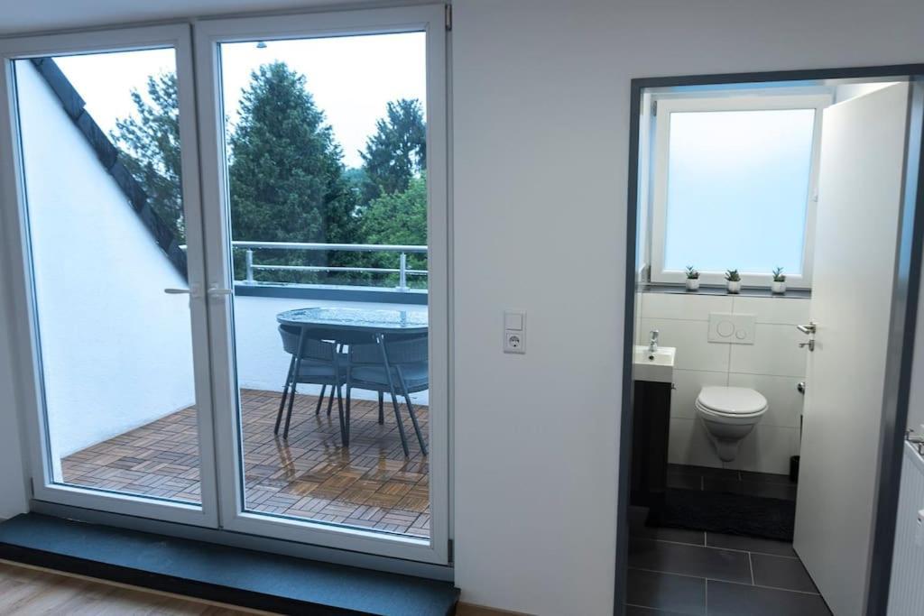 Moderne Ferienwohnung In Gelsenkirchen-Schalke Fuer 1 Bis 7 Personen Mit Terrasse, Ideal Fuer Gruppen & Stadionbesuche Εξωτερικό φωτογραφία