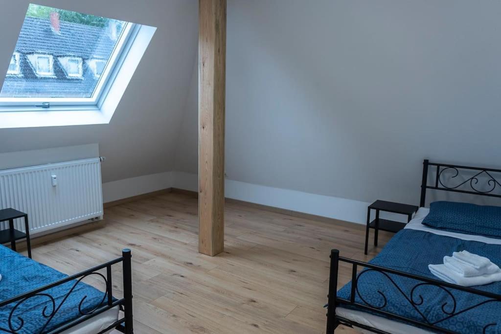 Moderne Ferienwohnung In Gelsenkirchen-Schalke Fuer 1 Bis 7 Personen Mit Terrasse, Ideal Fuer Gruppen & Stadionbesuche Εξωτερικό φωτογραφία