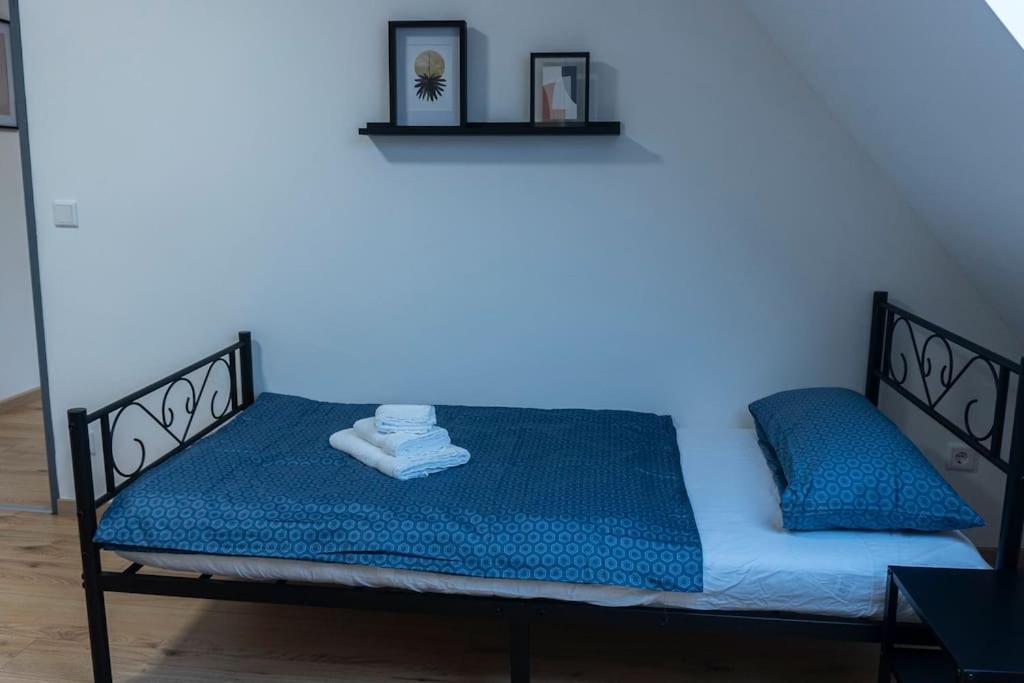 Moderne Ferienwohnung In Gelsenkirchen-Schalke Fuer 1 Bis 7 Personen Mit Terrasse, Ideal Fuer Gruppen & Stadionbesuche Εξωτερικό φωτογραφία