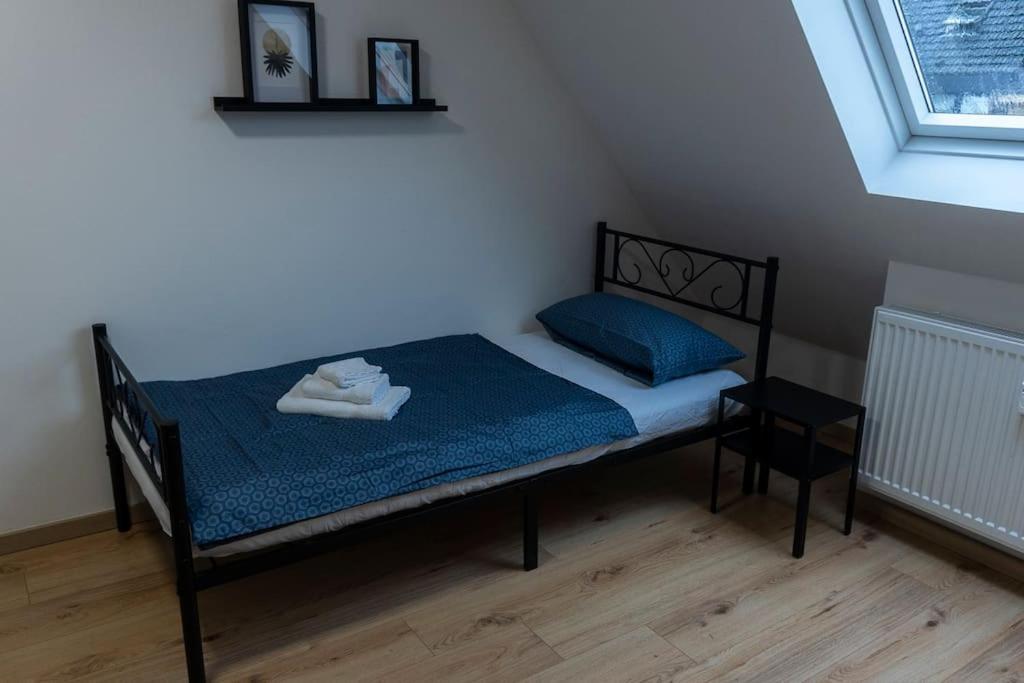 Moderne Ferienwohnung In Gelsenkirchen-Schalke Fuer 1 Bis 7 Personen Mit Terrasse, Ideal Fuer Gruppen & Stadionbesuche Εξωτερικό φωτογραφία
