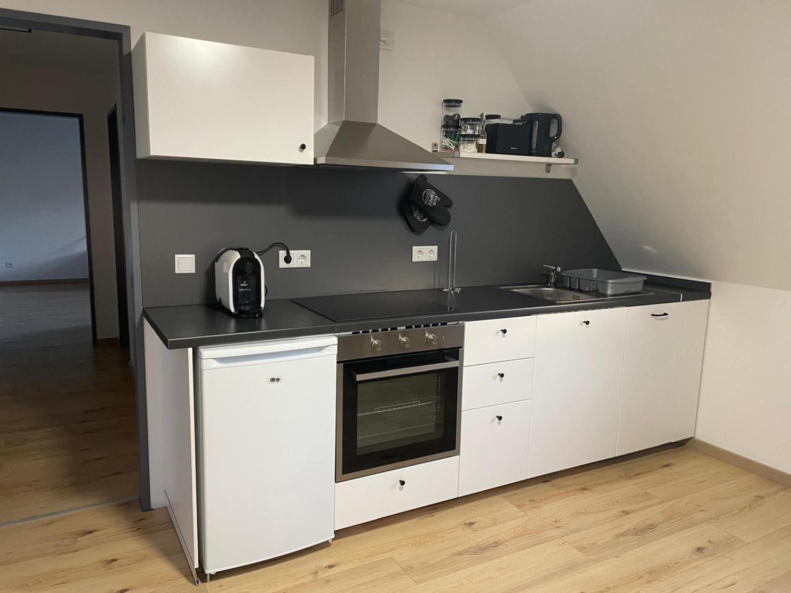 Moderne Ferienwohnung In Gelsenkirchen-Schalke Fuer 1 Bis 7 Personen Mit Terrasse, Ideal Fuer Gruppen & Stadionbesuche Εξωτερικό φωτογραφία
