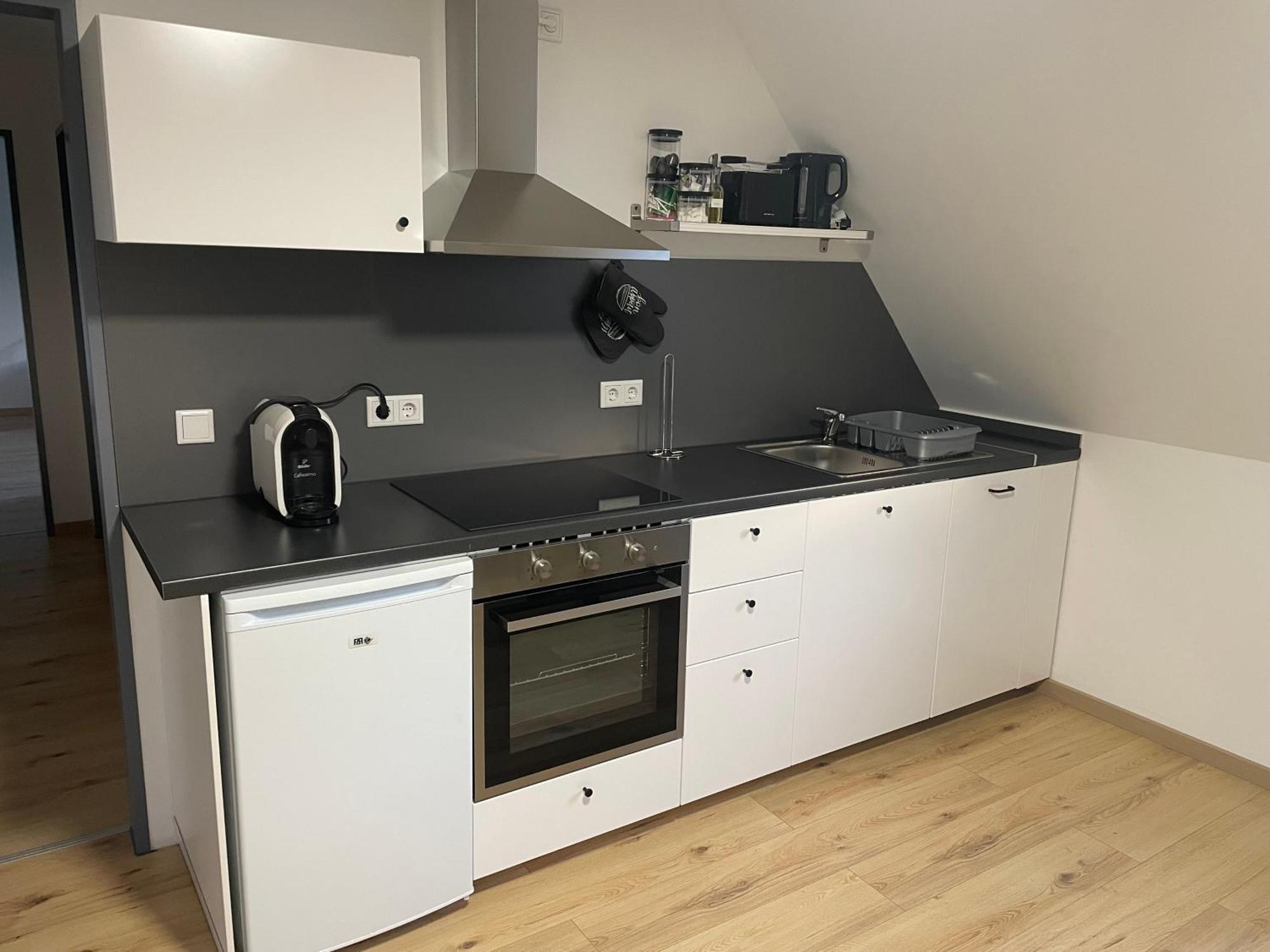 Moderne Ferienwohnung In Gelsenkirchen-Schalke Fuer 1 Bis 7 Personen Mit Terrasse, Ideal Fuer Gruppen & Stadionbesuche Εξωτερικό φωτογραφία